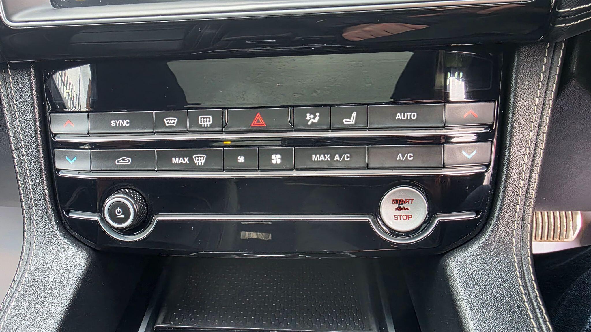 Jaguar F-Pace - Image 33