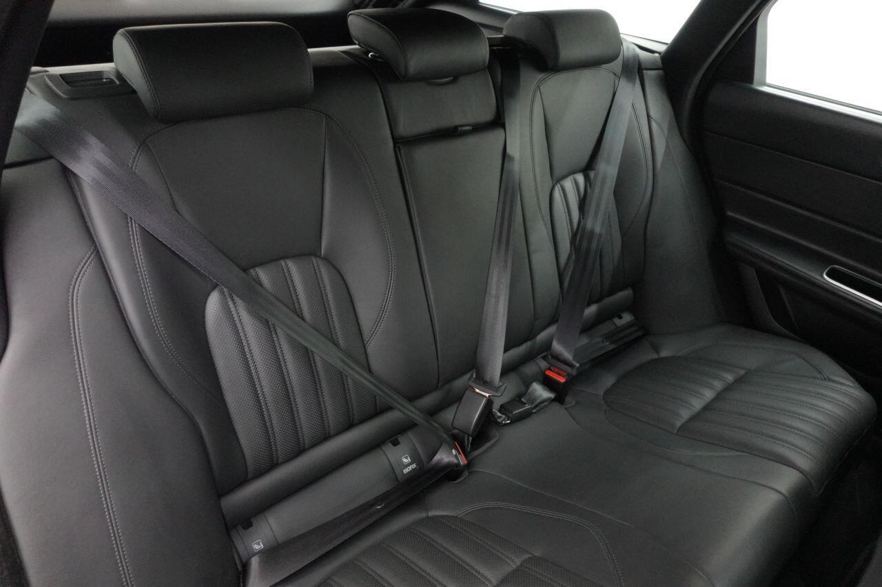 Jaguar XF - Image 15
