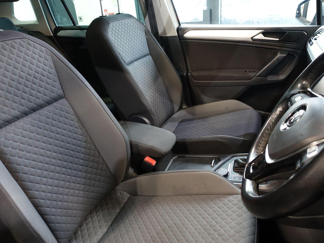 Volkswagen Tiguan - Image 20