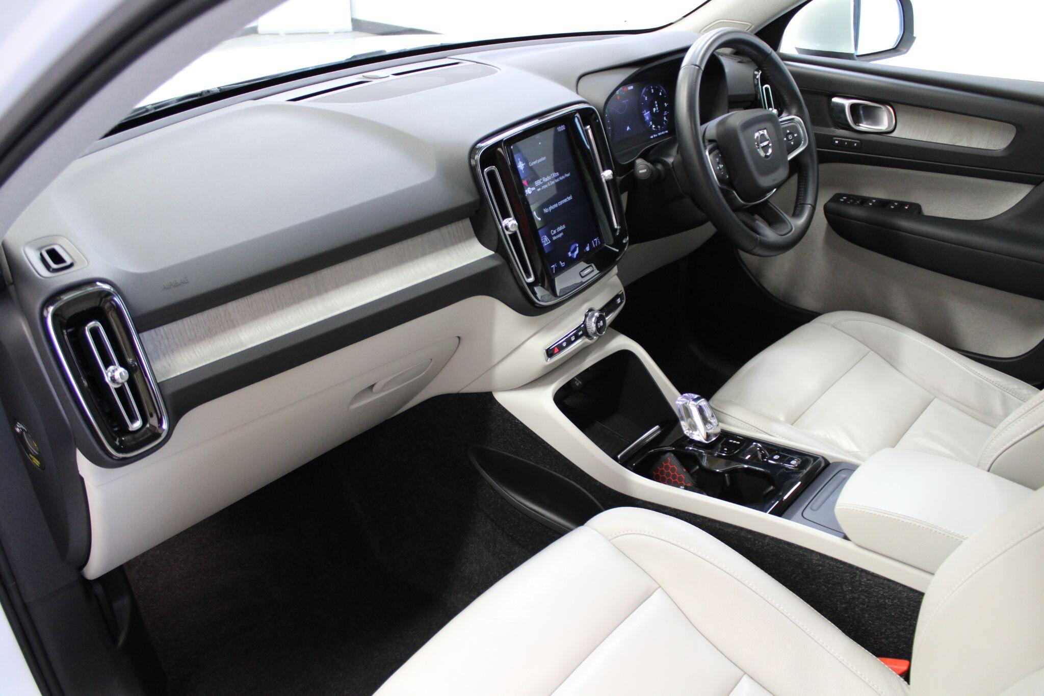 Volvo XC40 - Image 2
