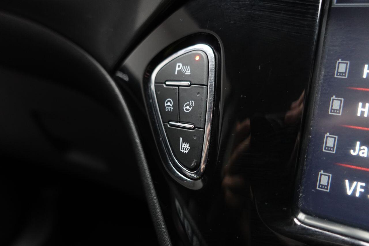 Vauxhall Corsa - Image 19