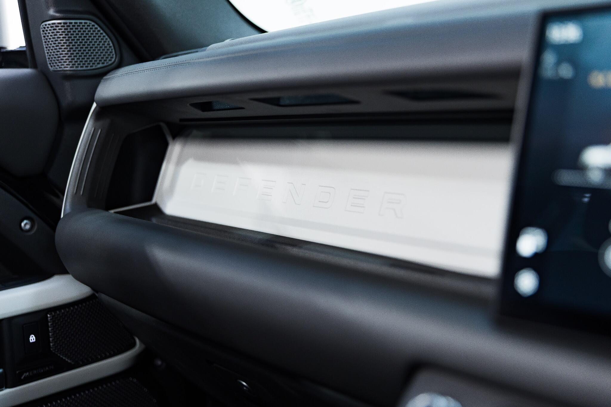 Land Rover Defender 110 - Image 40