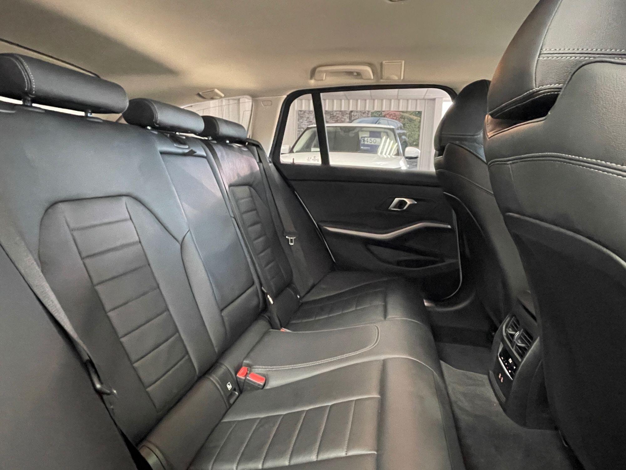 BMW 3 Series - Image 29