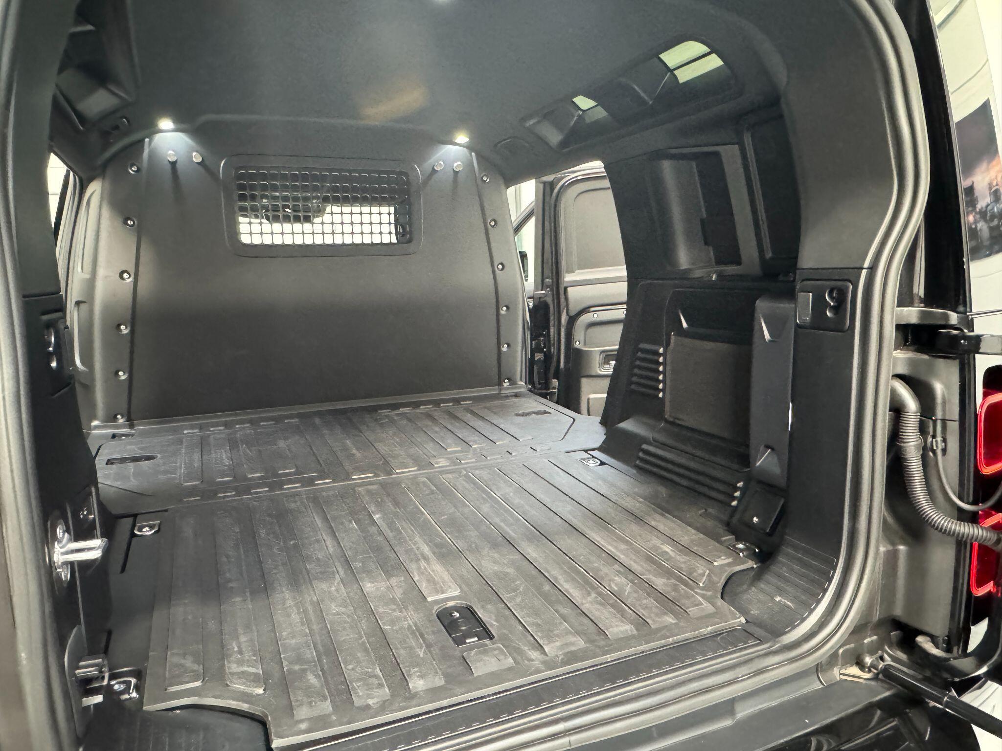 Land Rover Defender 110 - Image 49