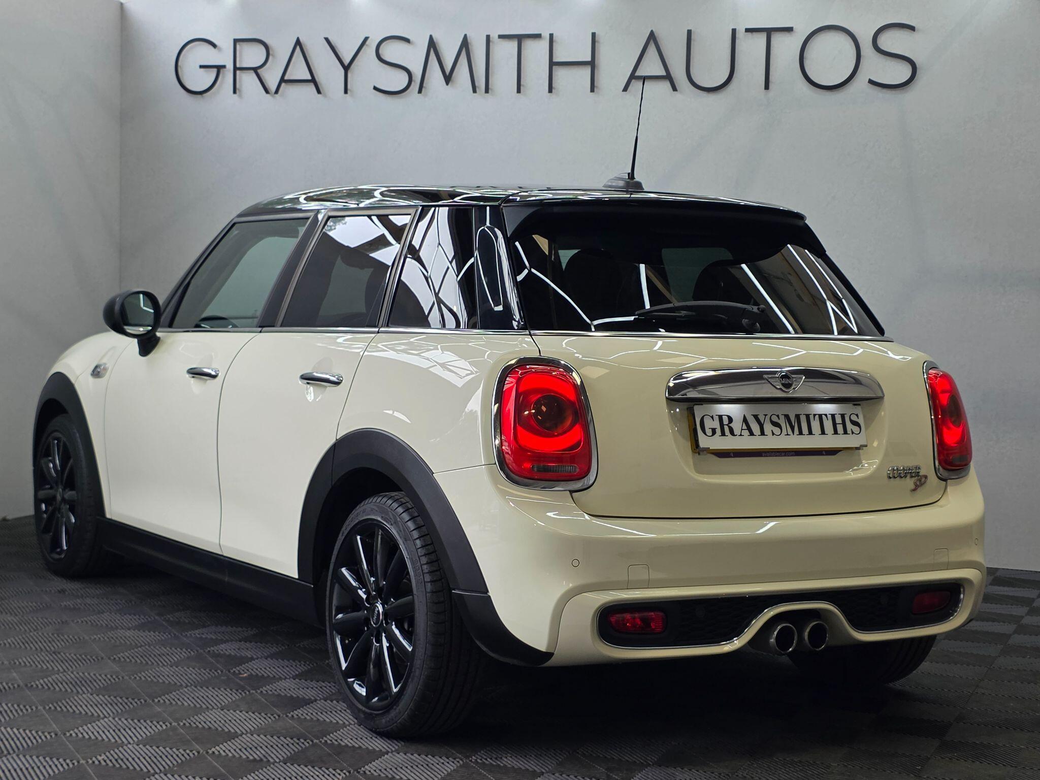 MINI Hatch - Image 3