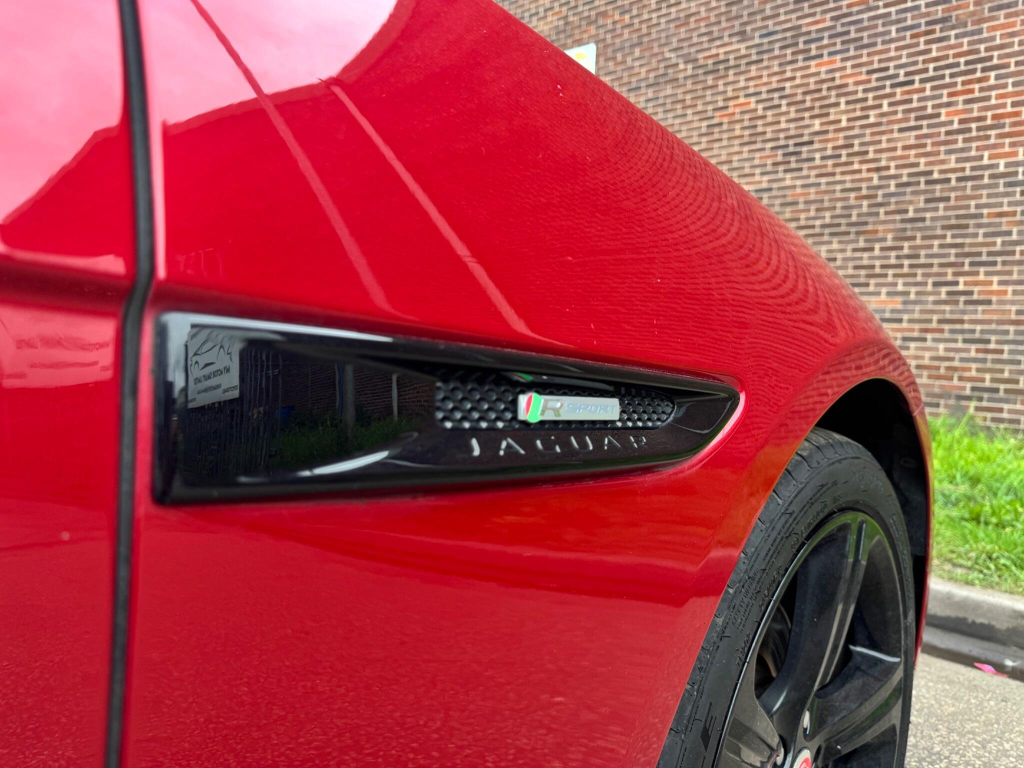 Jaguar XF - Image 10