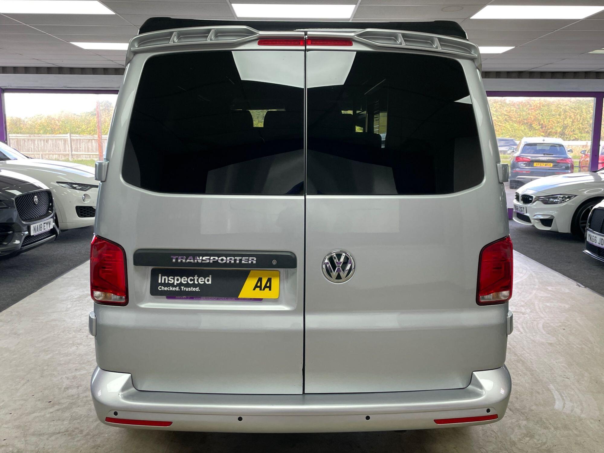 Volkswagen Transporter - Image 11