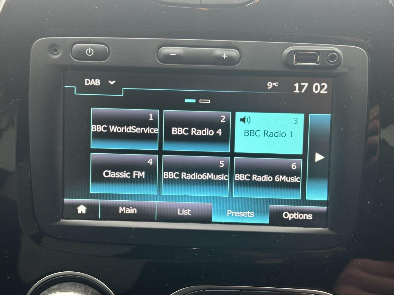 Renault Captur - Image 21