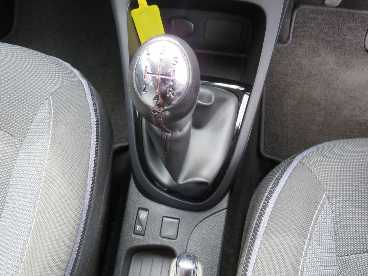 Renault Captur - Image 17