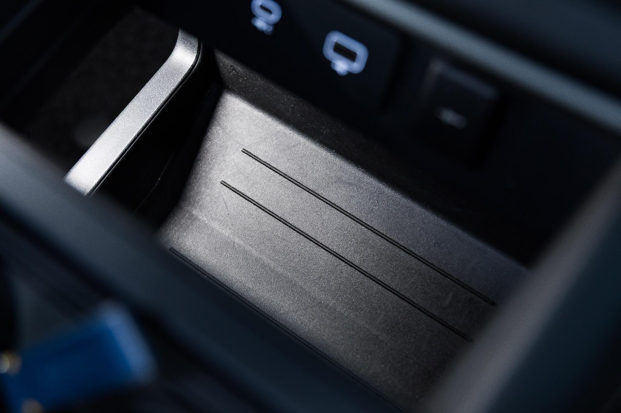 Land Rover Defender 110 - Image 38