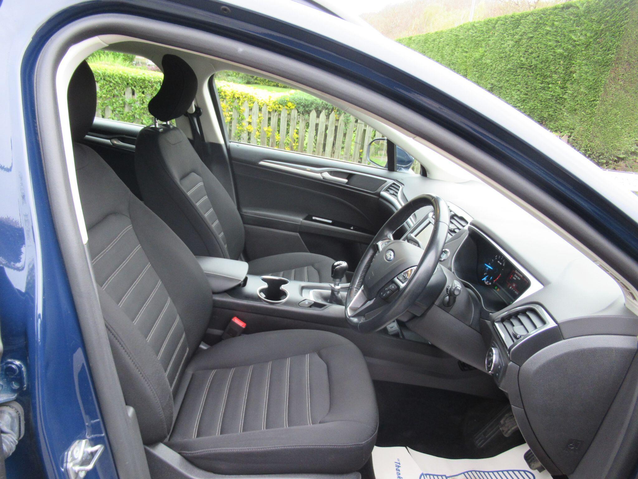 Ford Mondeo - Image 20