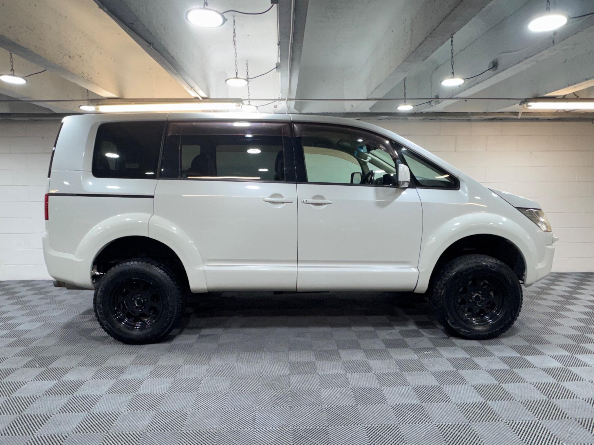 Mitsubishi Delica - Image 5
