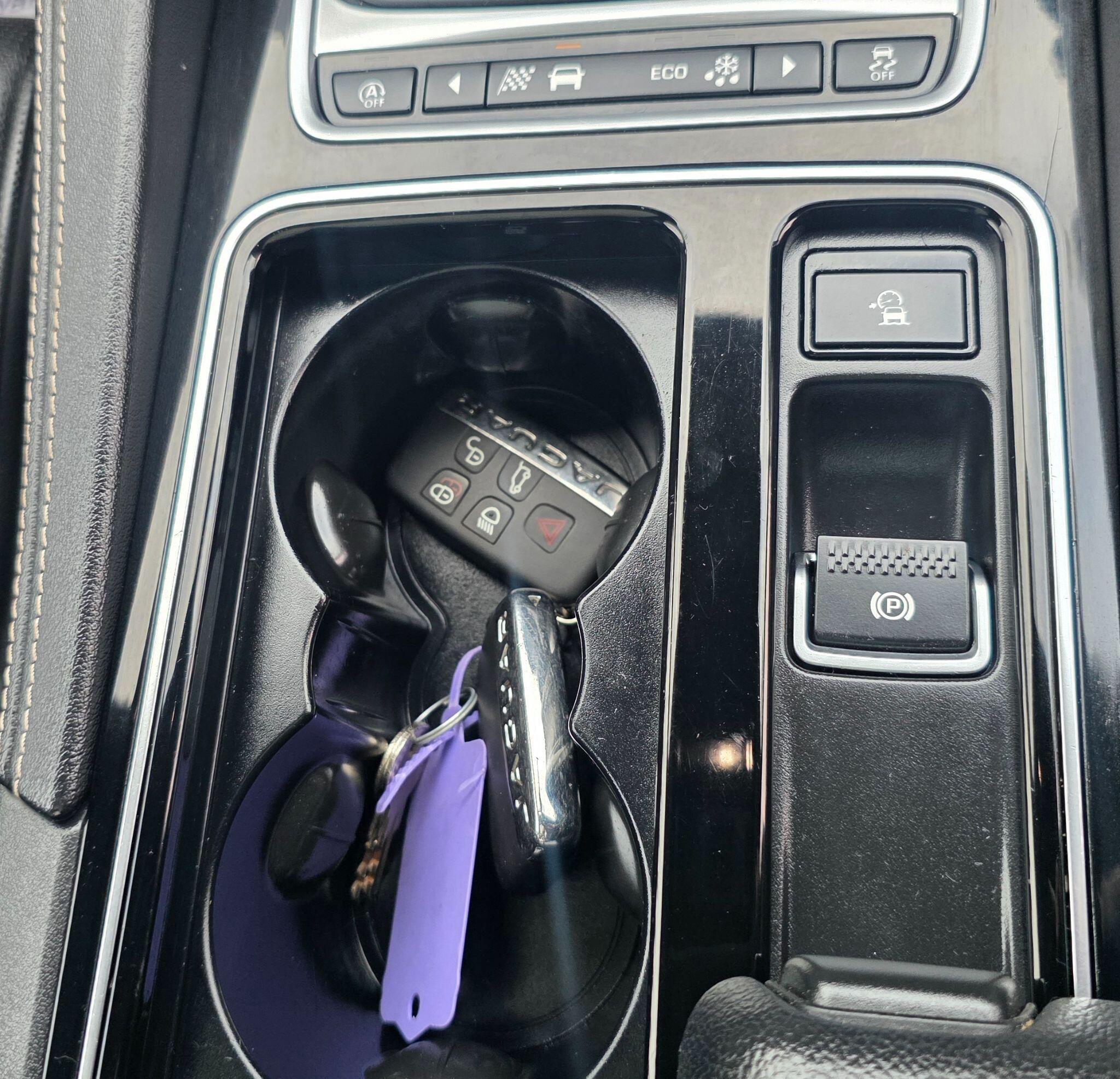 Jaguar F-Pace - Image 37