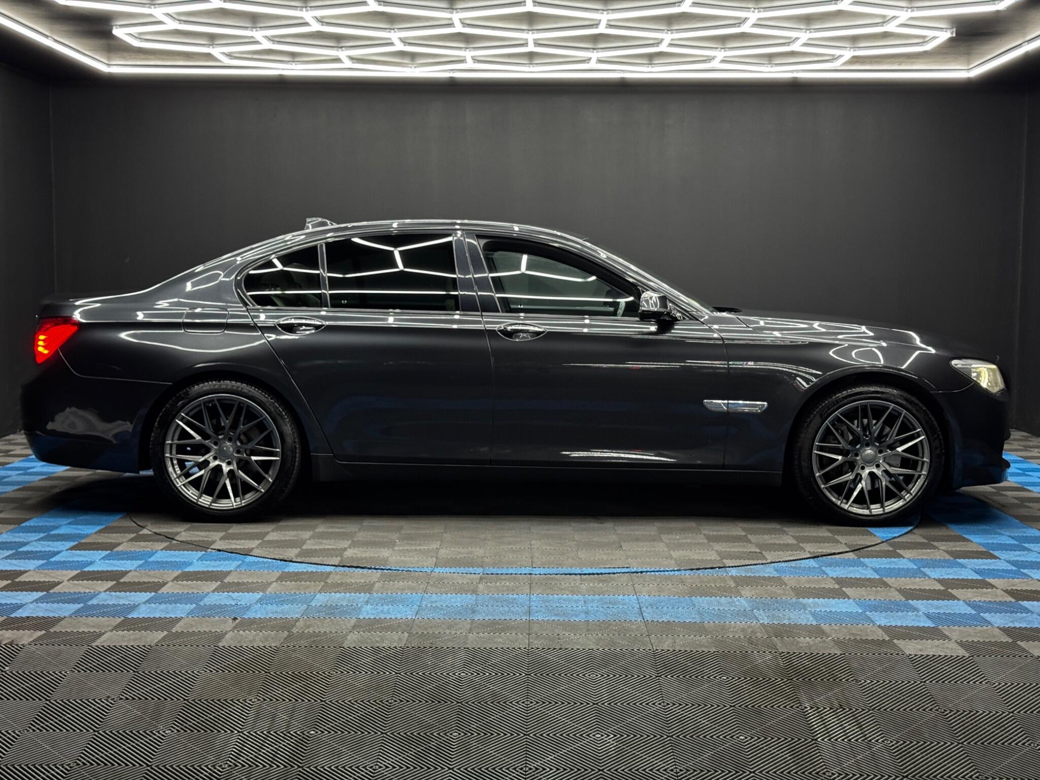 BMW 7 Series - Image 4