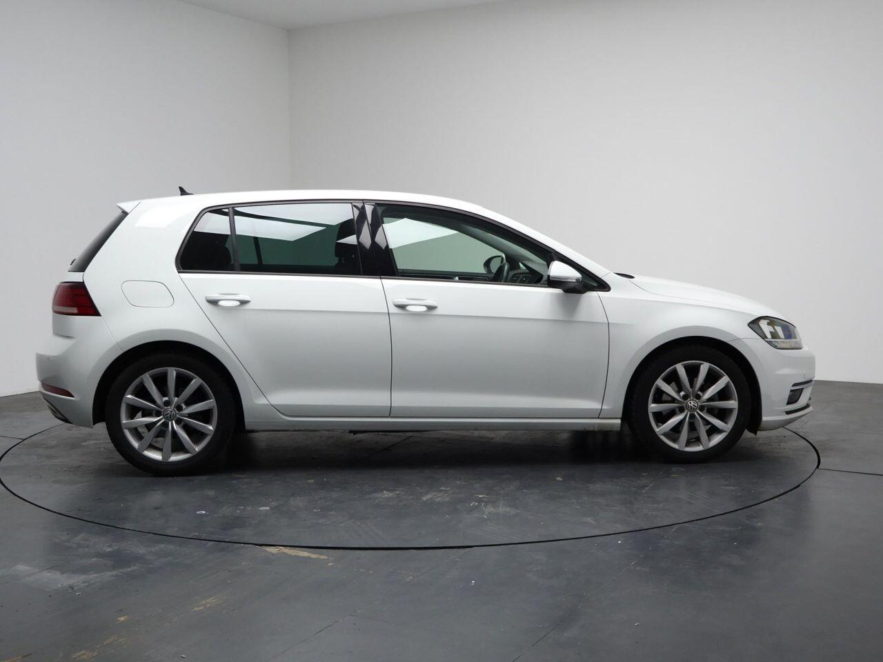 Volkswagen Golf - Image 14