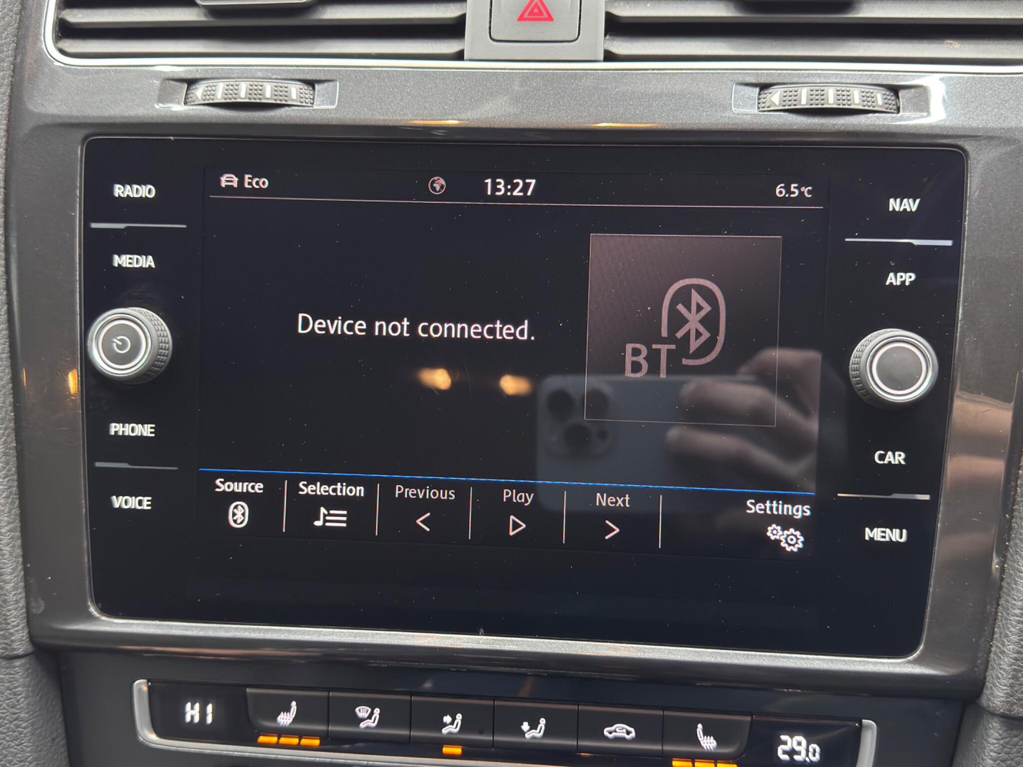 Volkswagen Golf - Image 31