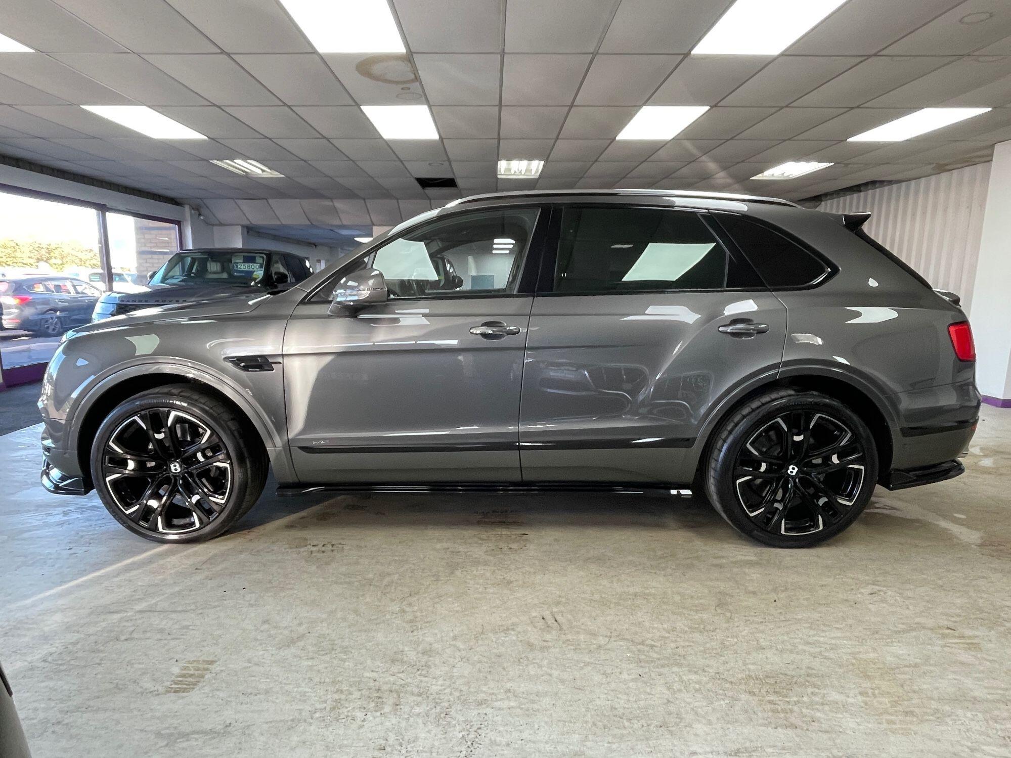 Bentley Bentayga - Image 13