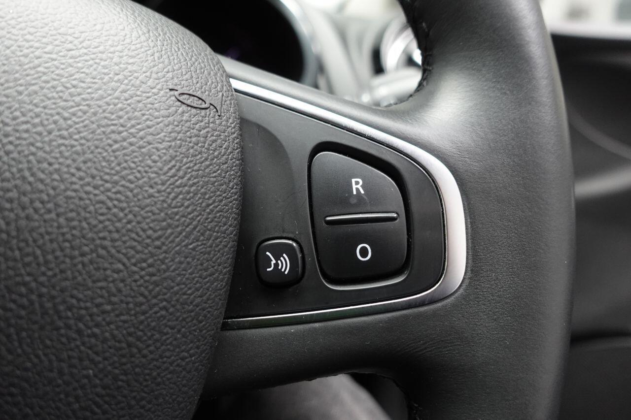 Renault Clio - Image 22