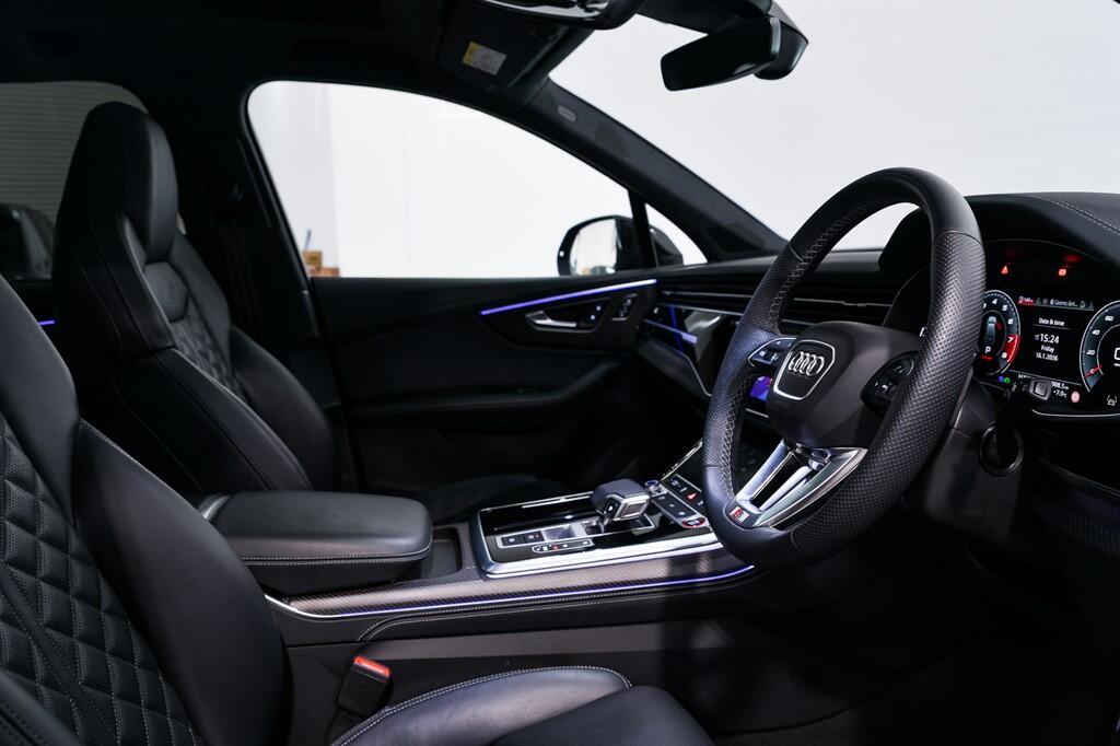 Audi SQ7 - Image 17