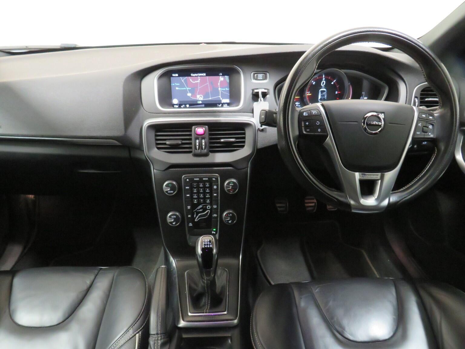 Volvo V40 - Image 13