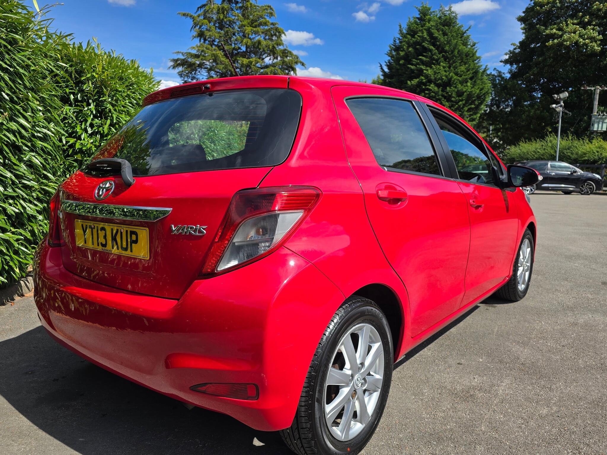 Toyota Yaris - Image 16