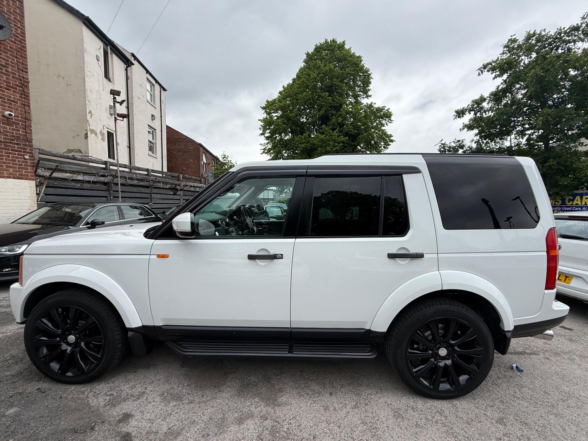 Land Rover DISCOVERY 4 - Image 4
