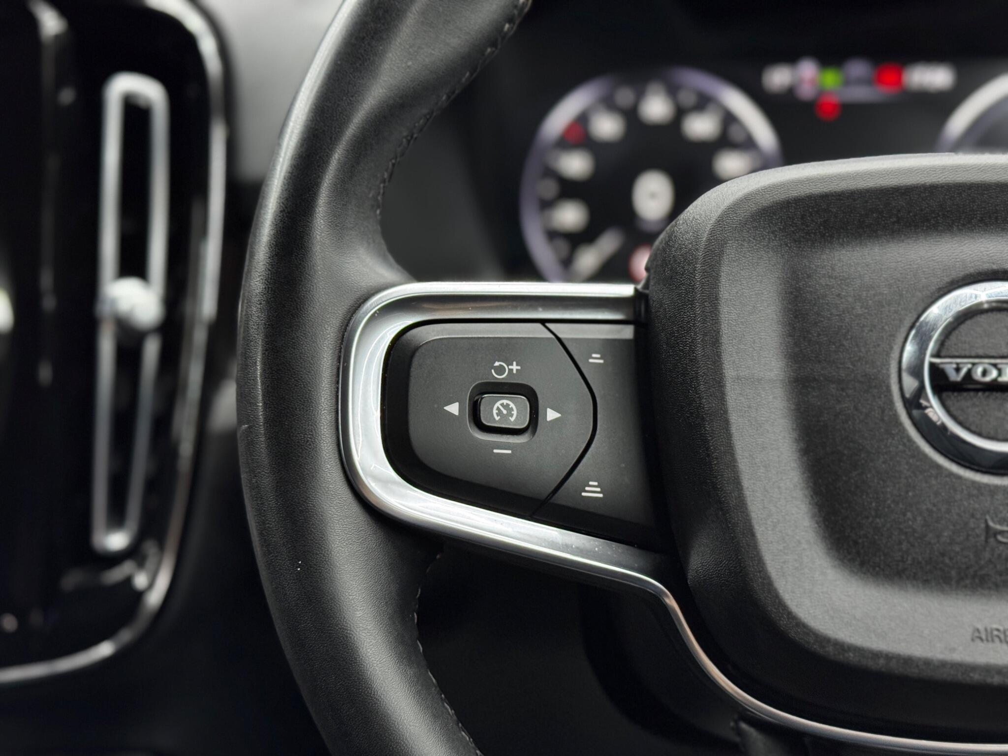 Volvo XC40 - Image 20
