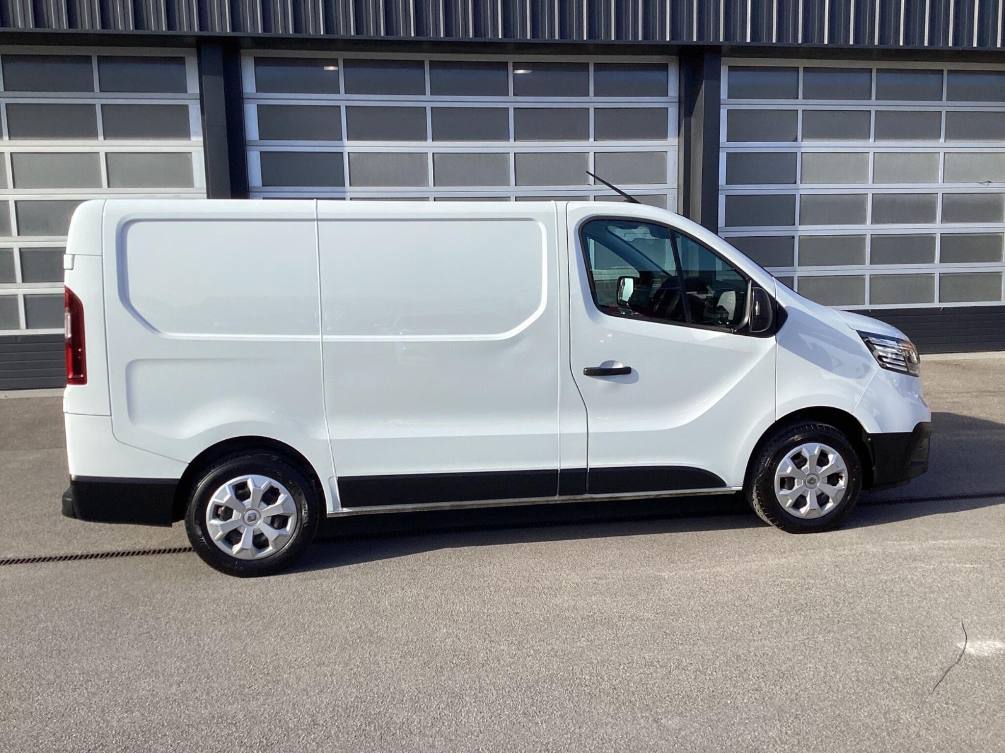 Renault Trafic - Image 8