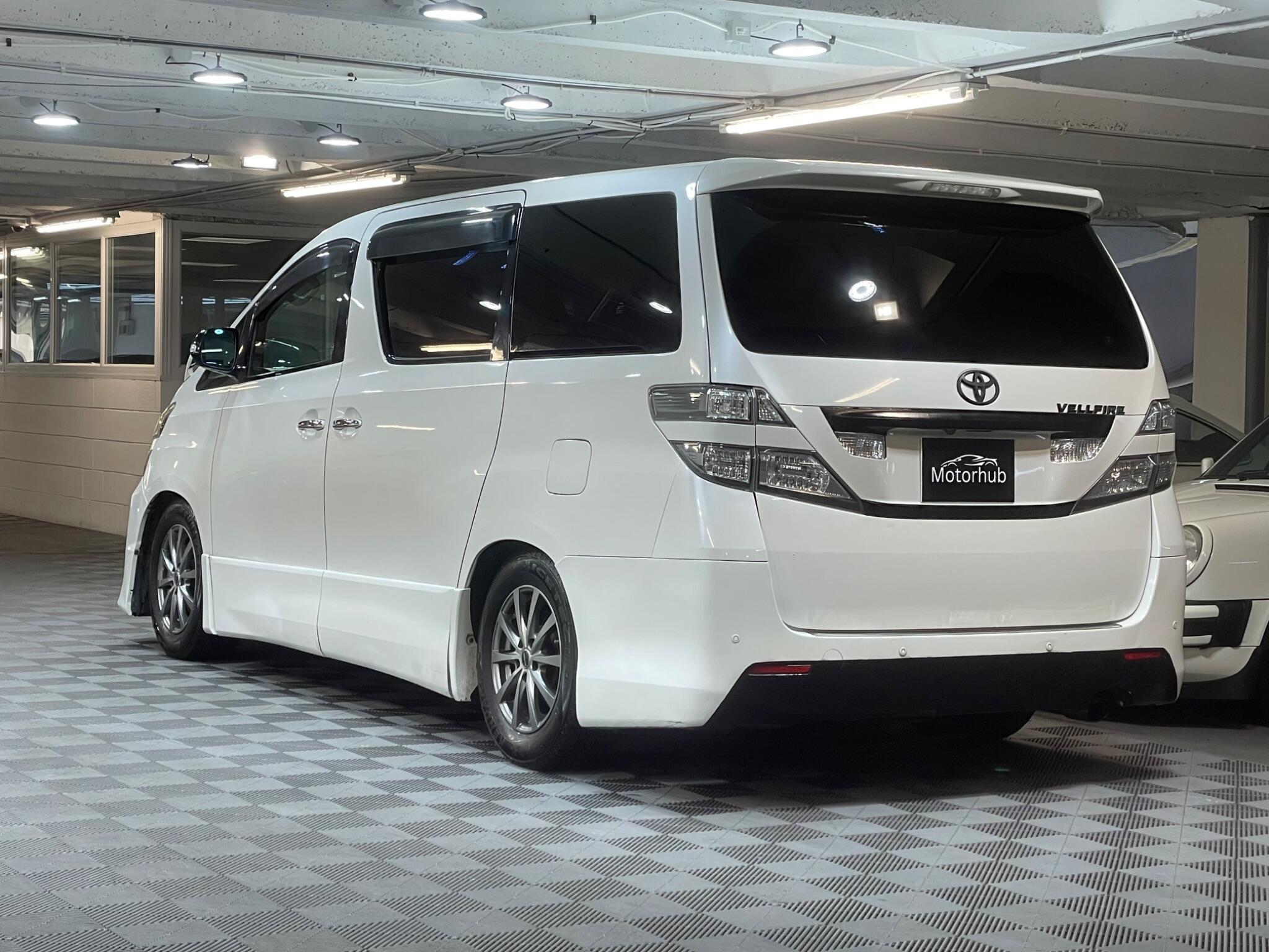 Toyota Vellfire - Image 4