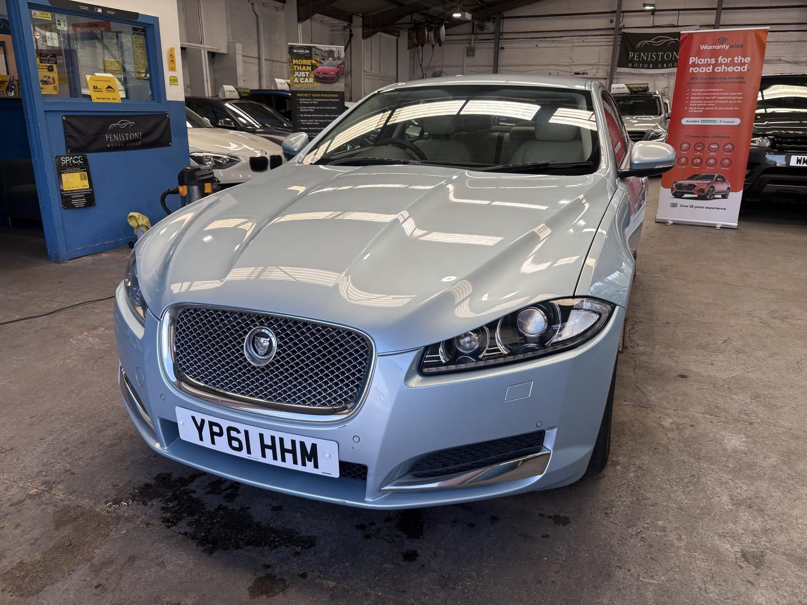Jaguar XF - Image 4