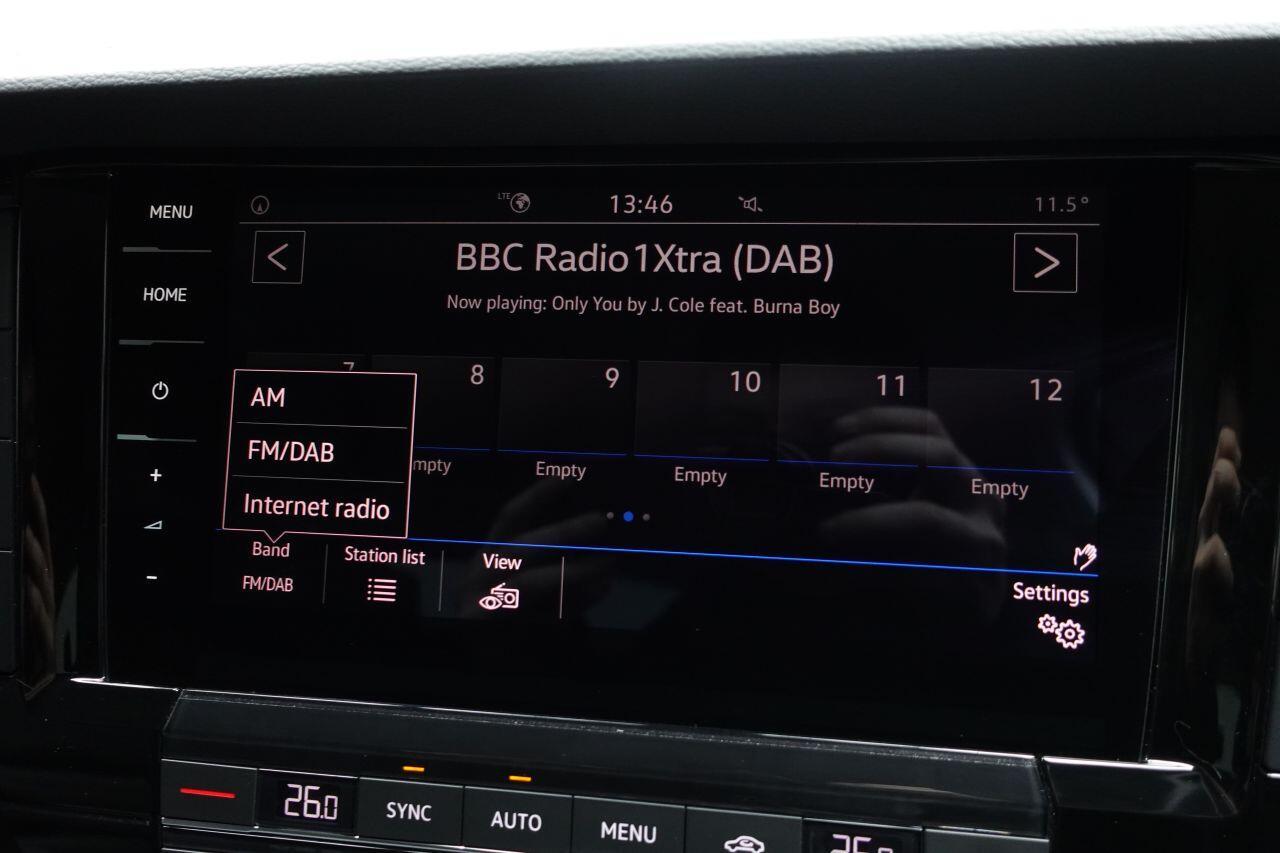 Volkswagen Touareg - Image 27