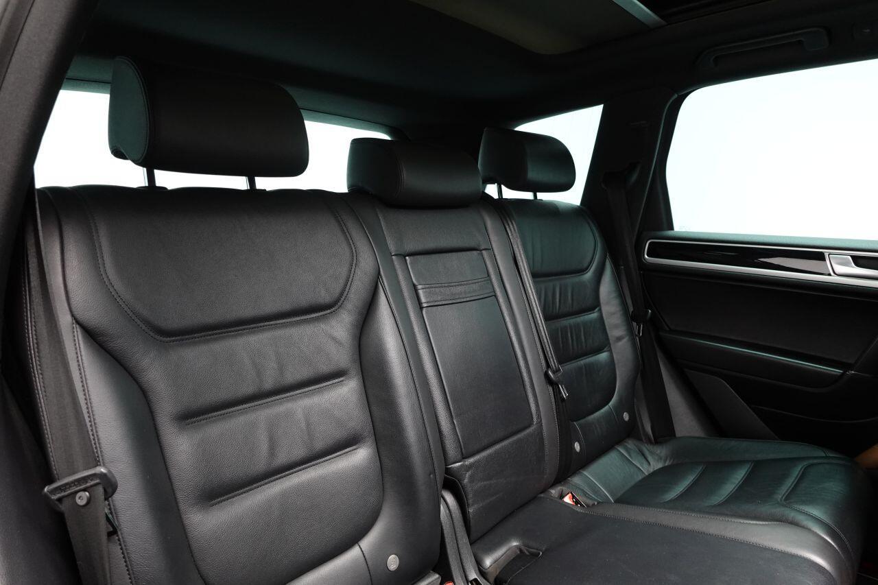 Volkswagen Touareg - Image 32