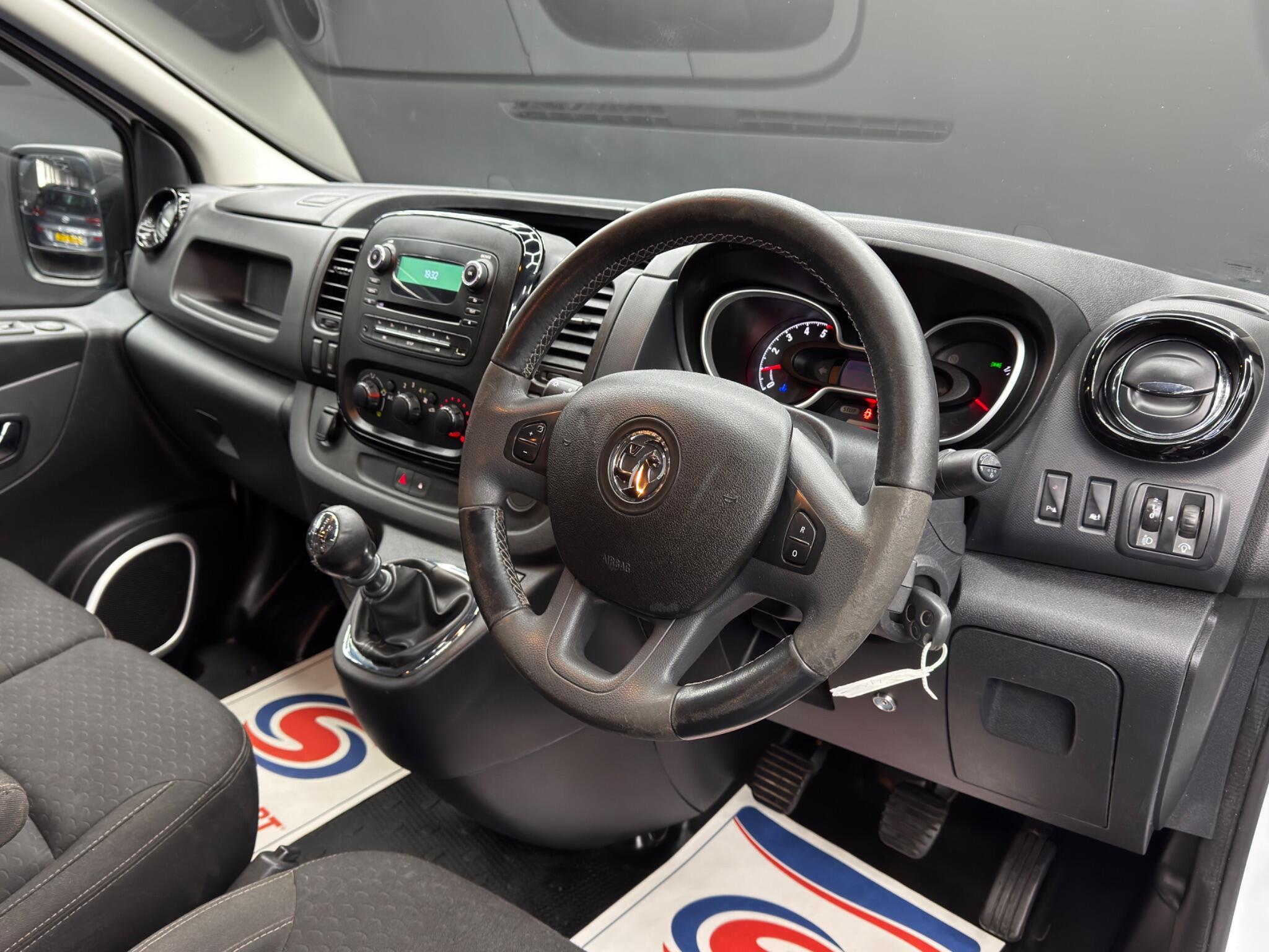 Vauxhall Vivaro - Image 9