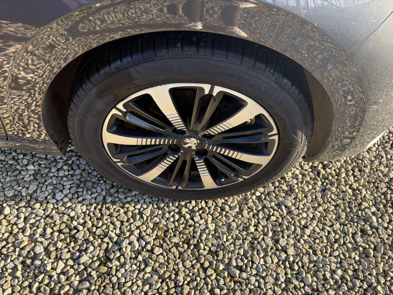 Peugeot 208 - Image 18