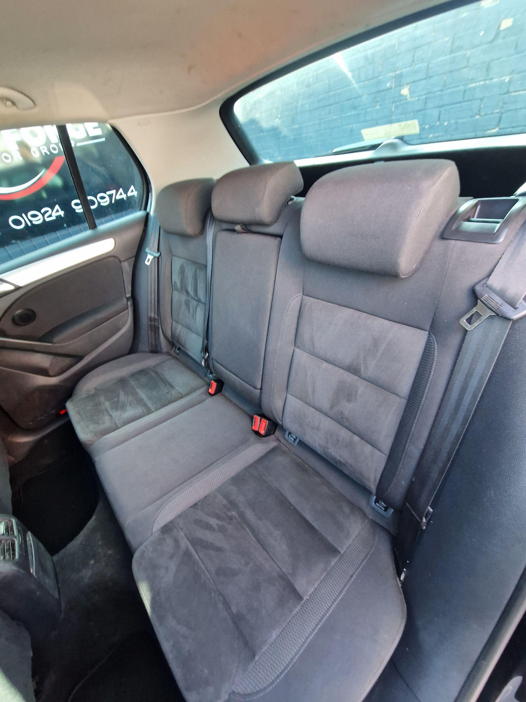 Volkswagen Golf - Image 42