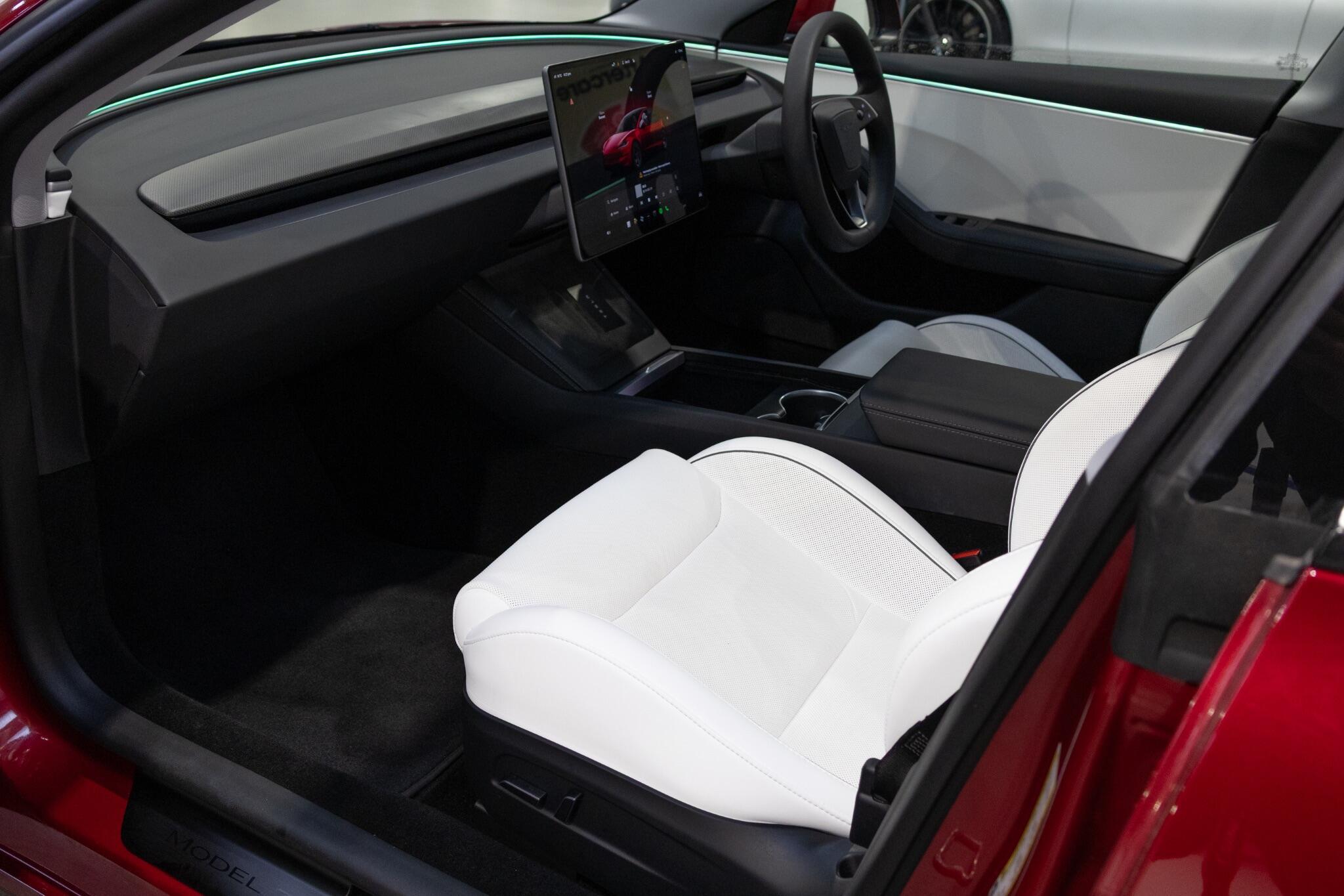 Tesla Model 3 - Image 14