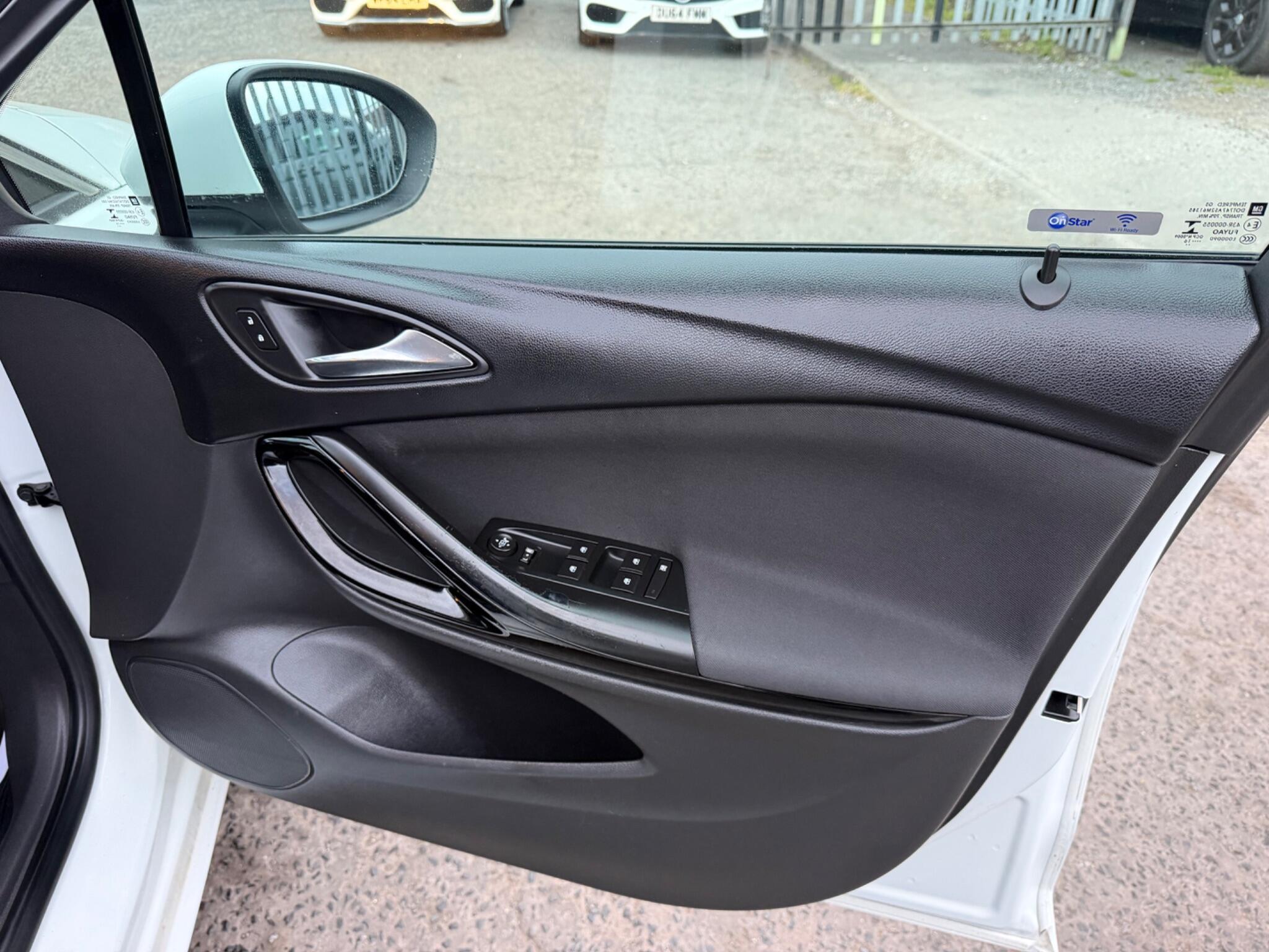 Vauxhall Astra - Image 25