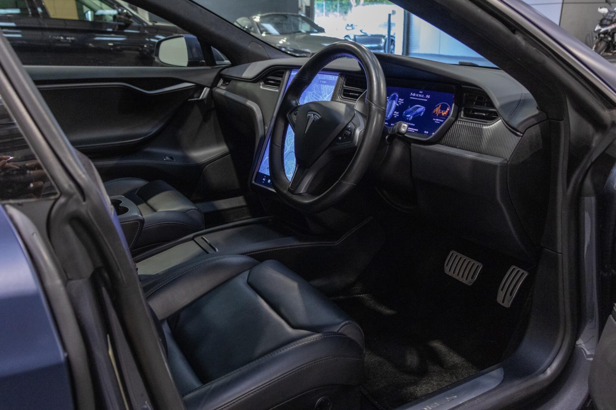 Tesla Model S - Image 13