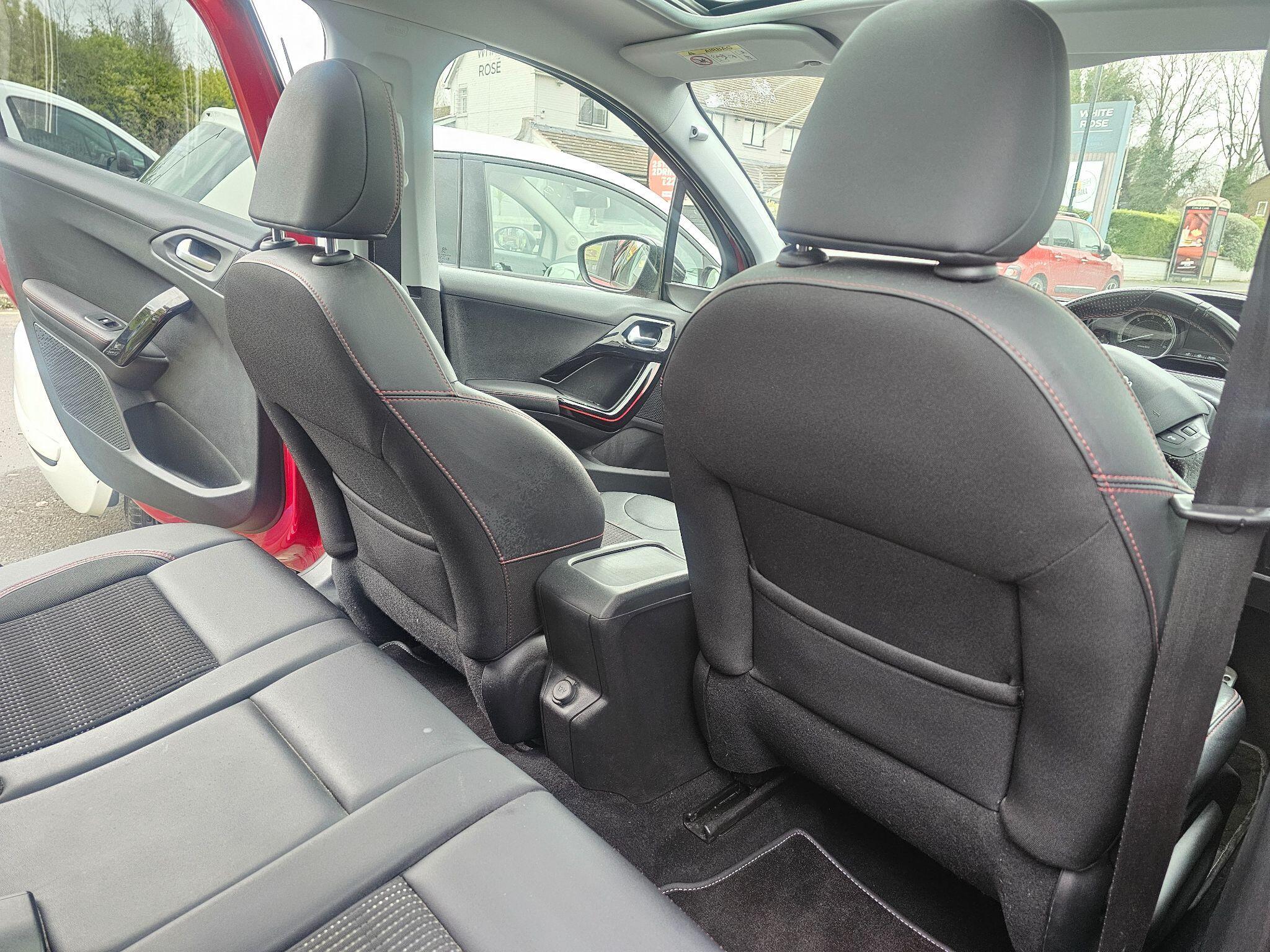 Peugeot 2008 - Image 32