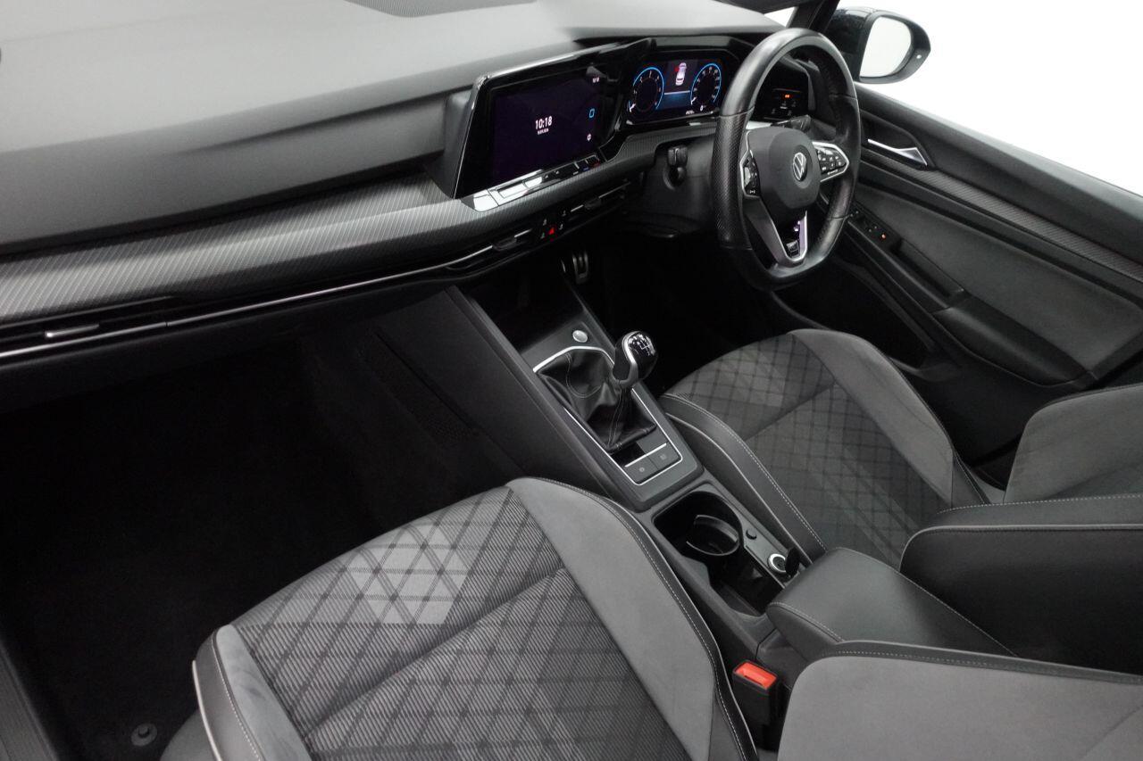 Volkswagen Golf - Image 13