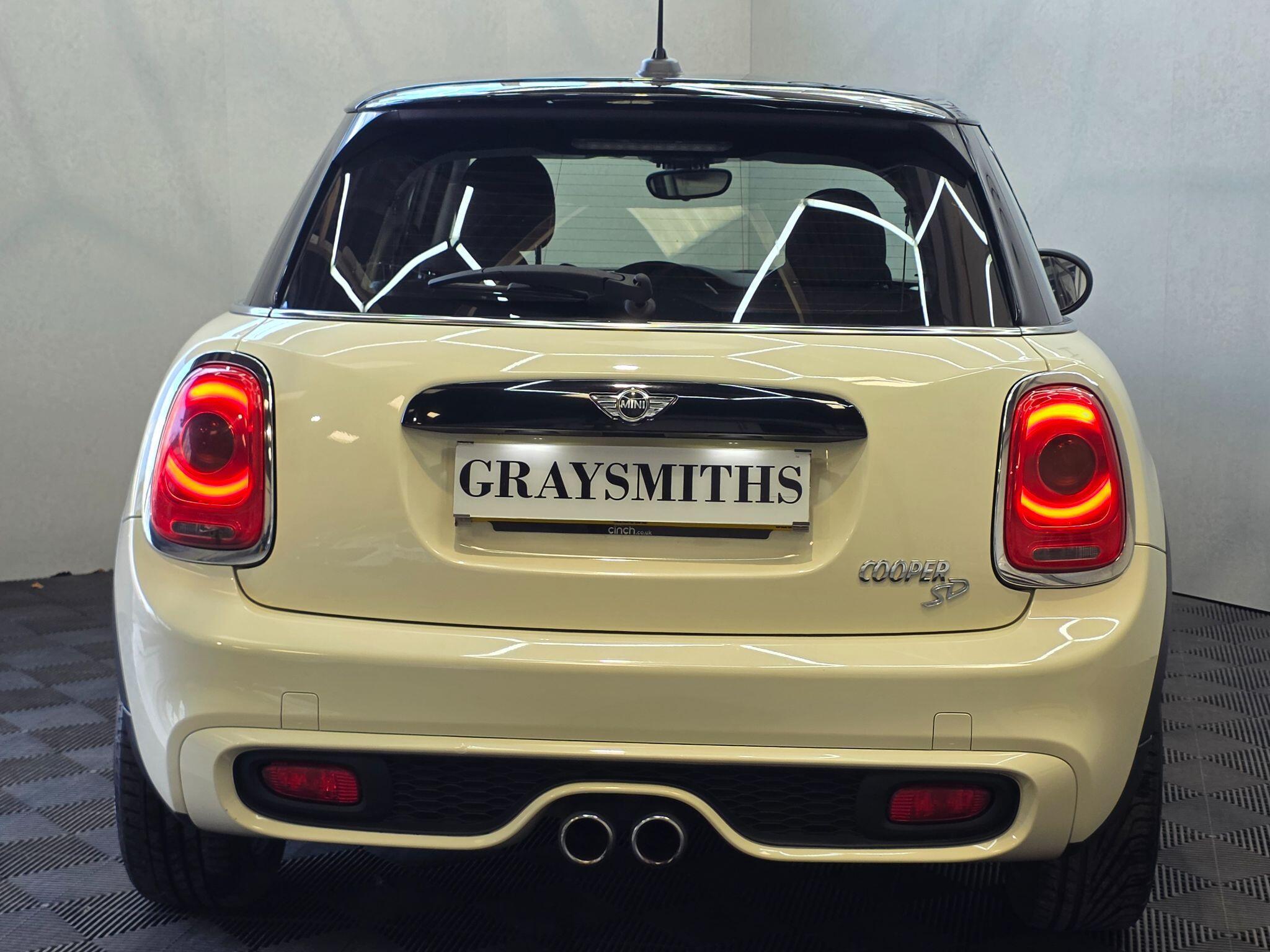 MINI Hatch - Image 10