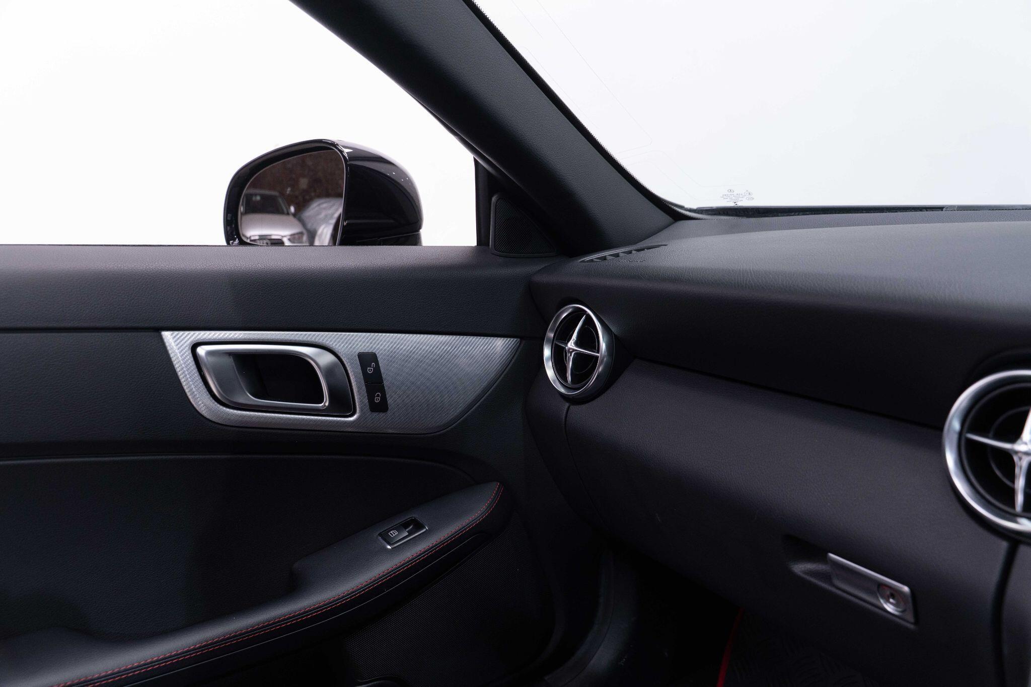 Mercedes SLC - Image 40