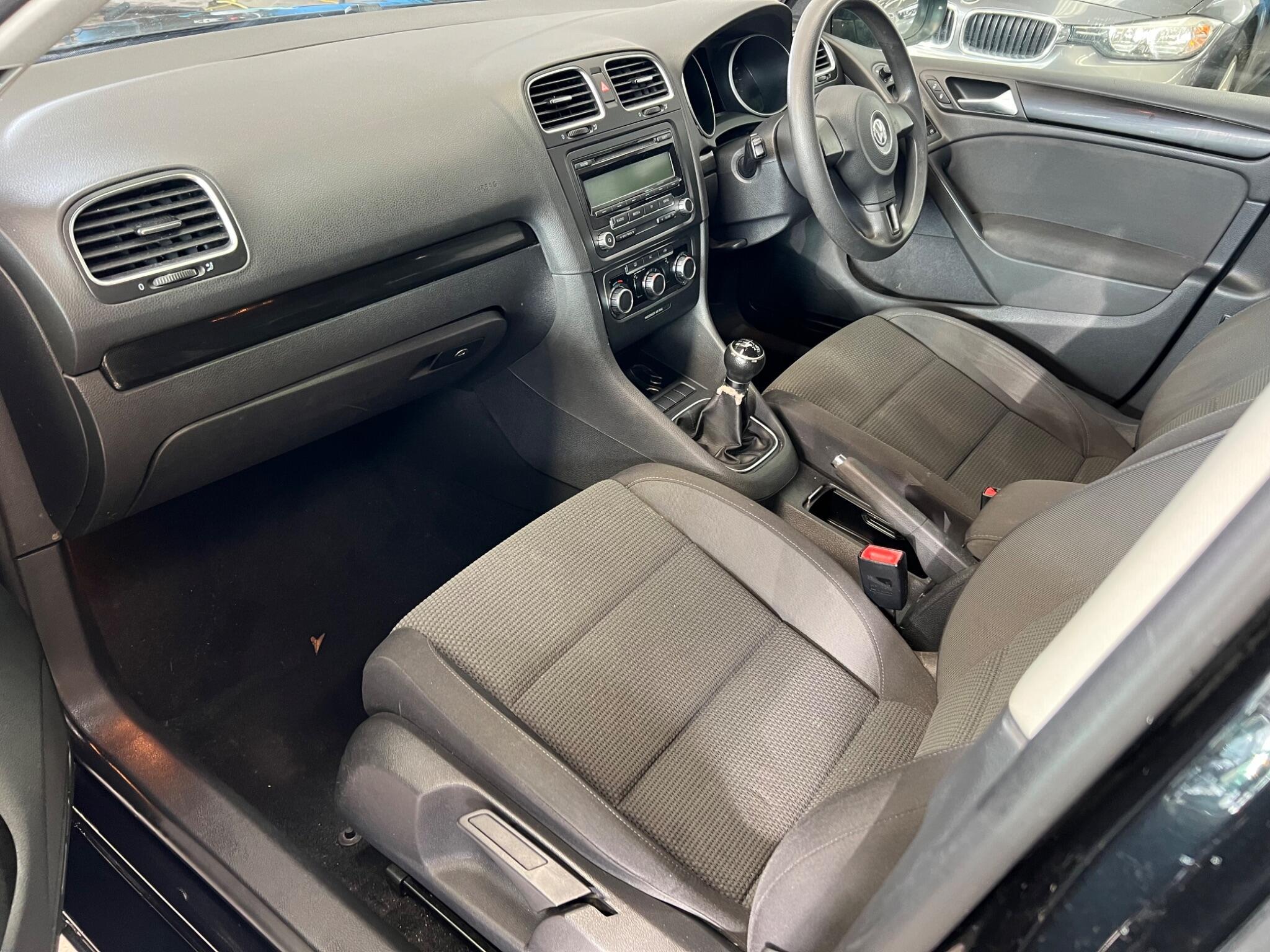 Volkswagen Golf - Image 30