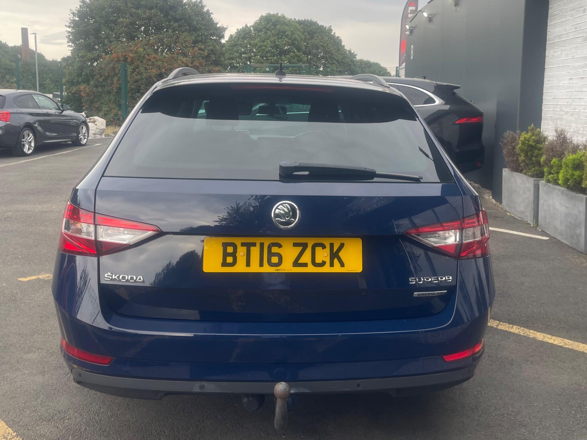 Skoda Superb - Image 12