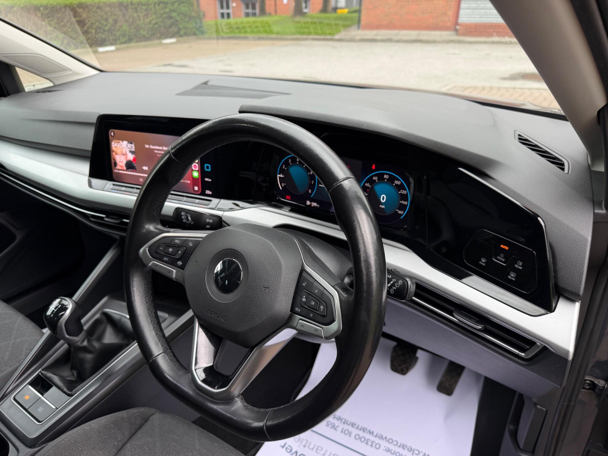 Volkswagen Golf - Image 35