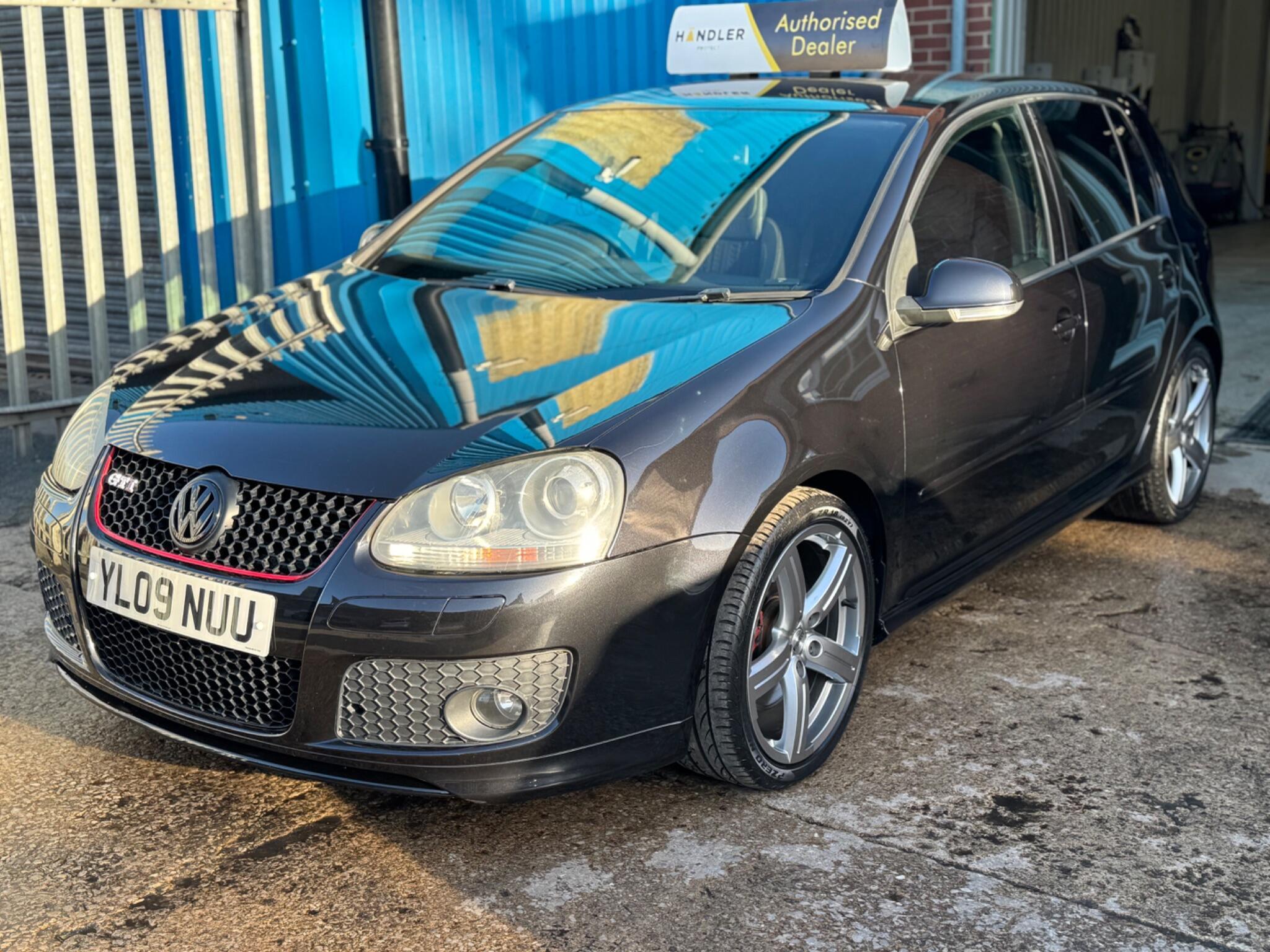Volkswagen Golf - Image 27