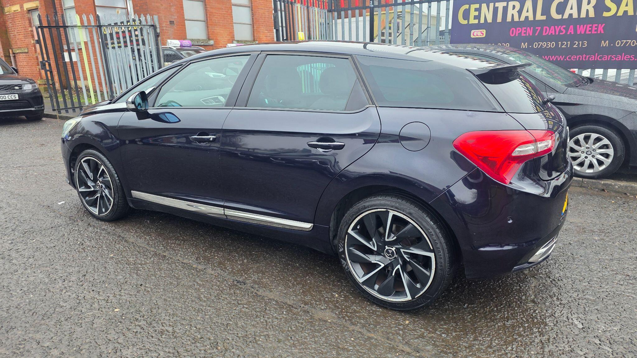 DS AUTOMOBILES DS 5 - Image 17