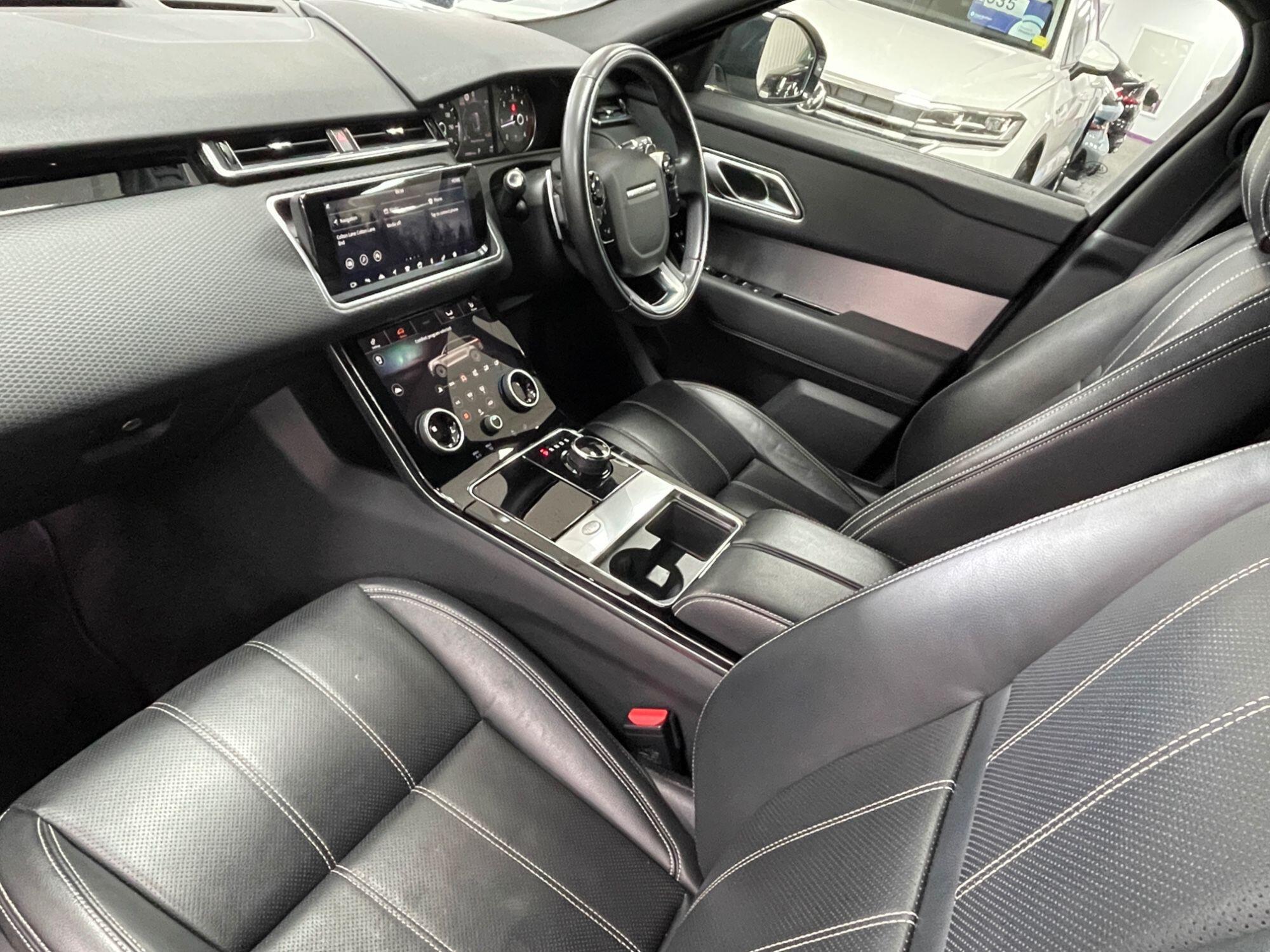 Land Rover Range Rover Velar - Image 32