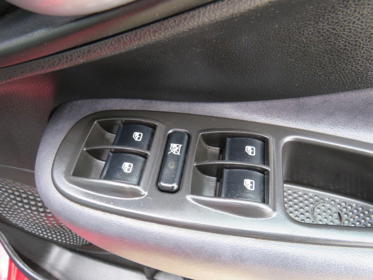 Fiat 500L - Image 19