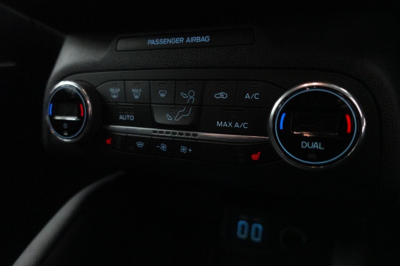 Ford Focus - Image 20